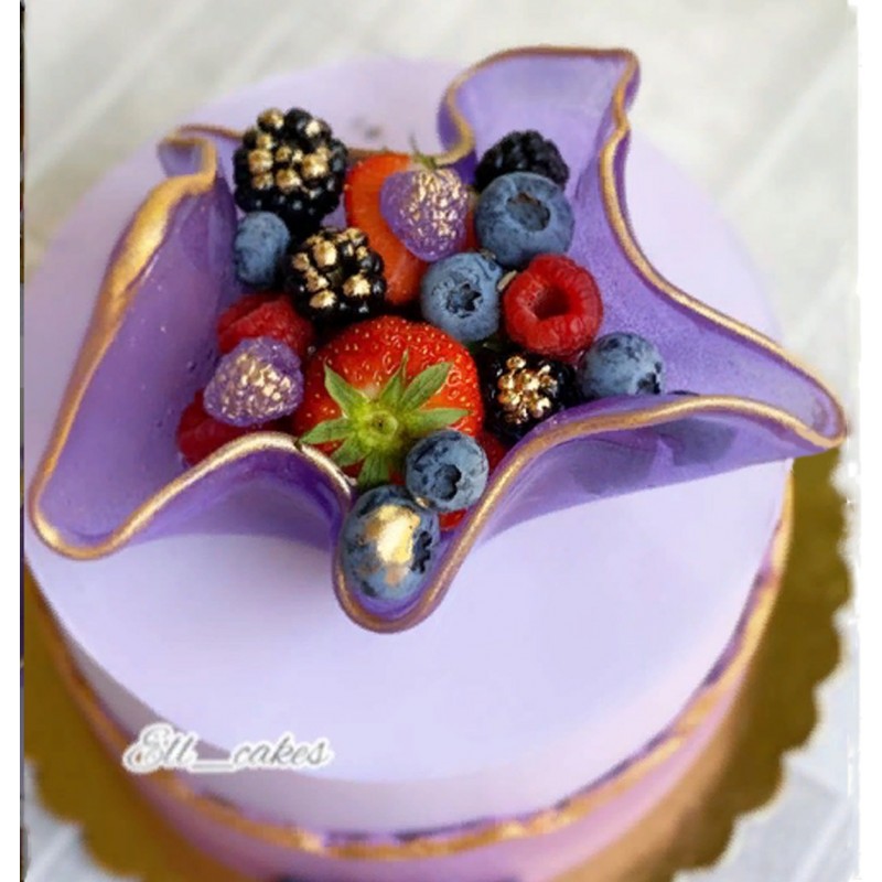 Лавандовый торт с карамельной вазой
